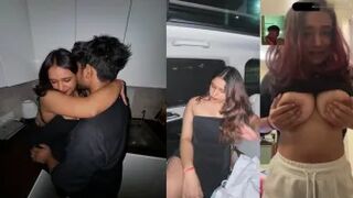 South Delhi Babe Showing her Big Natural Boobs to Boyfriend Must Watch