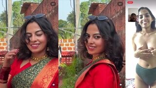 Slim Indian Girl Showing To Lover