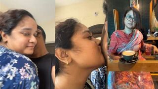 A Stranger Fuckd Bangalore Horny Wife Threesome MMS