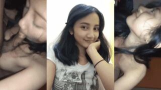 Indian Cute 18 Year Old Teen Girl Tastes Dick For The First Time