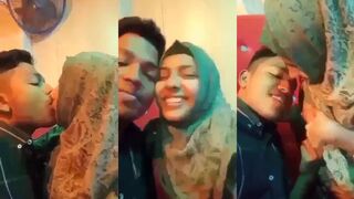 Bangladeshi Sexy Collage Girl Boobs Sucking By Lover desi MMS