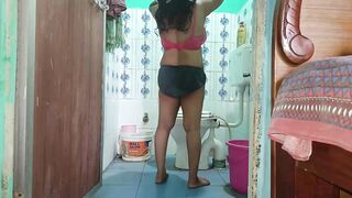 Indian Desi Aunty Fucked in Washroom Desi MMS Village Video