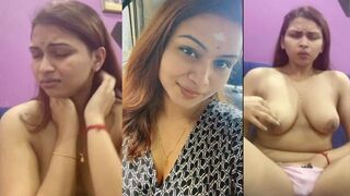 Tamil Sexy Girl Nude Showing To Lover on VC